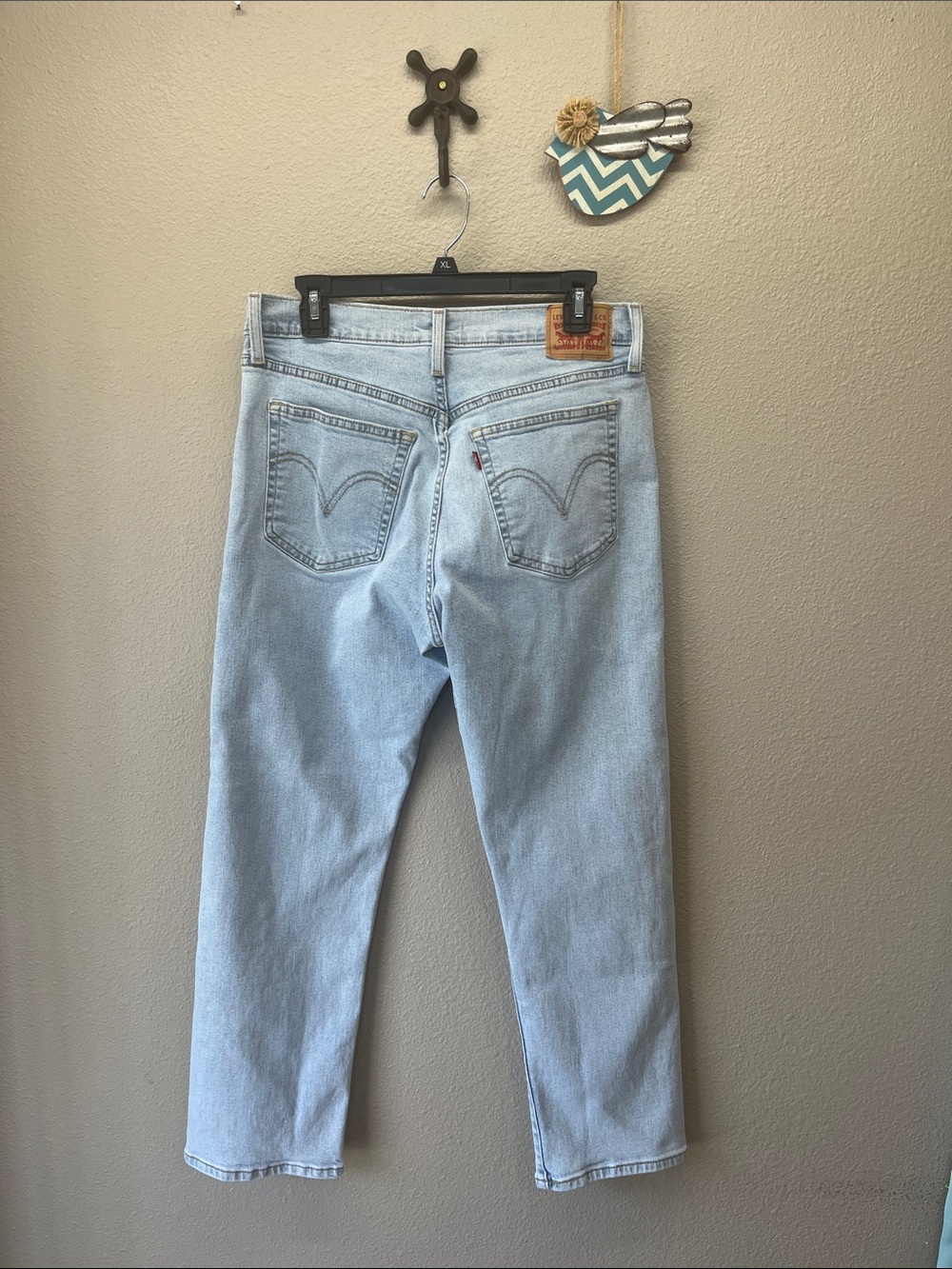Levi wedgie straight jeans size 31